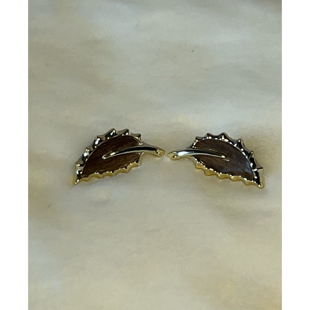 VTG Sarah Coventry Clip-on Earrings "Wooded Beauty" Faux Wood Leaves Gold Tone